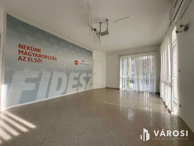 Kiadó iroda, Salgótarjánban 250 E Ft / hó, 4 szobás