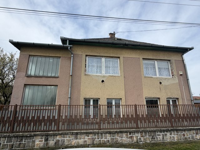 Eladó családi ház, Jászapátiban 47 M Ft, 5 szobás