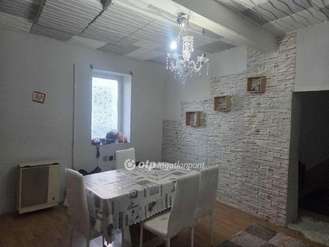 Eladó családi ház, Zagyvarékason 16.5 M Ft, 2 szobás