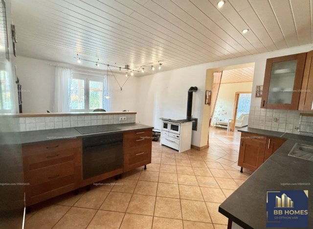 Eladó családi ház, Balatonfőkajáron 84.9 M Ft, 5 szobás