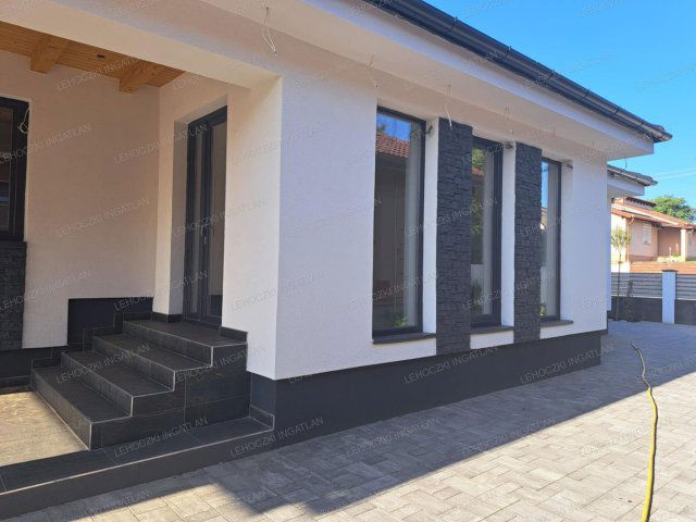 Eladó családi ház, Nyíregyházán 93 M Ft, 4 szobás