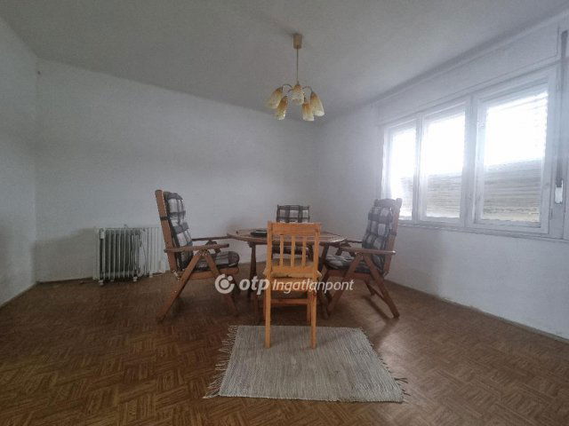 Eladó családi ház, Bakonyszentivánon 9.19 M Ft, 2 szobás