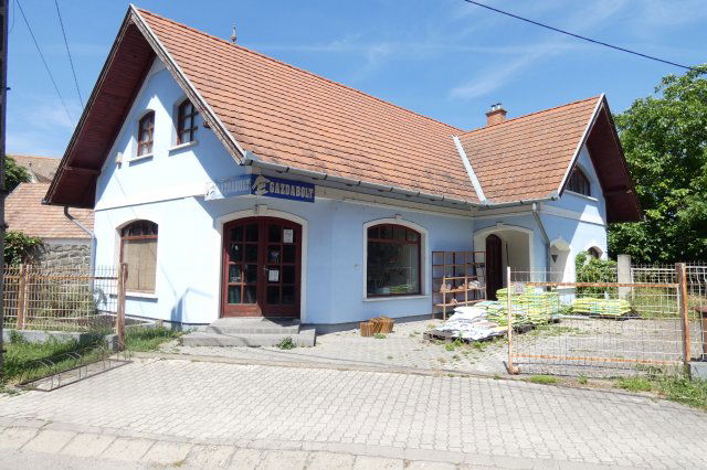 Eladó üzlethelyiség, Ráckevén 90 M Ft / költözzbe.hu