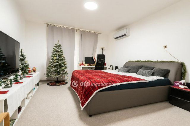 Eladó családi ház, Budakalászon 87.9 M Ft, 4 szobás