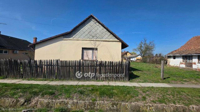 Eladó családi ház, Kabán 6.9 M Ft, 2 szobás