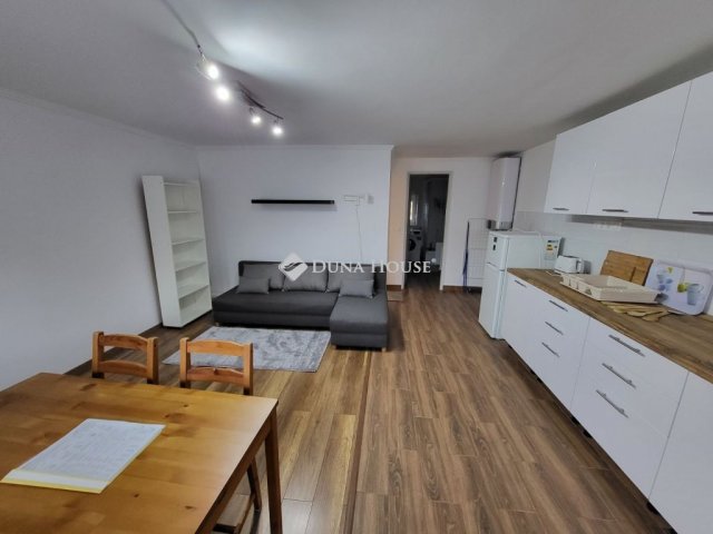 Kiadó téglalakás, albérlet, Alsóörsön 180 E Ft / hó