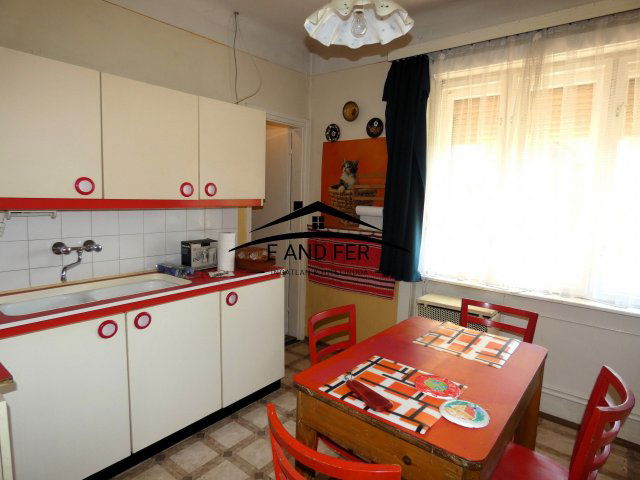 Eladó családi ház, Törökszentmiklóson 22.5 M Ft, 2 szobás