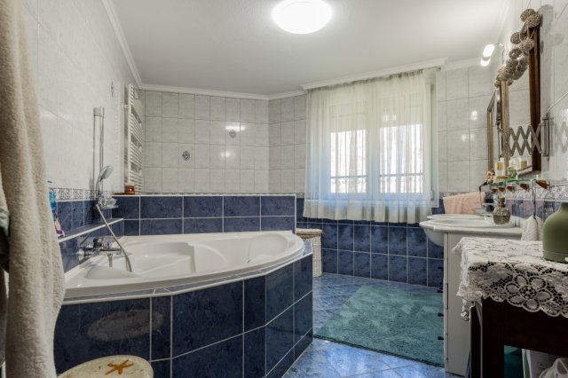 Eladó családi ház, Budapesten, II. kerületben 531.6 M Ft