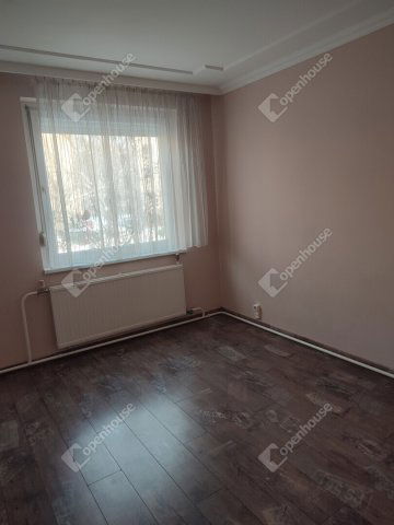 Eladó panellakás, Tatabányán 68.9 M Ft, 4 szobás