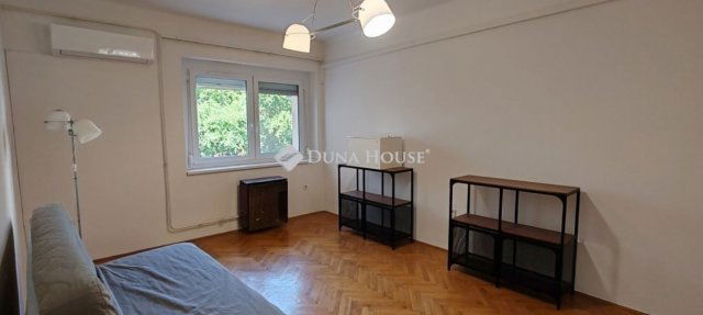 Eladó téglalakás, Kecskeméten 54 M Ft, 3 szobás