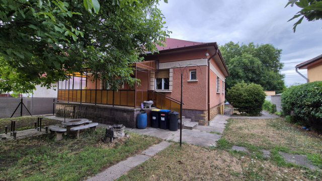 Eladó családi ház, Budapesten, XVII. kerületben, Zrínyi utcában