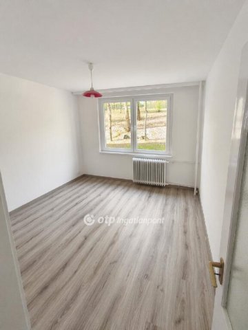 Eladó panellakás, Miskolcon 34.9 M Ft, 2+1 szobás