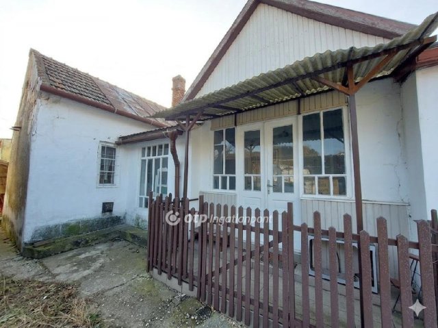 Eladó ikerház, Noszvajon 24.99 M Ft, 2 szobás