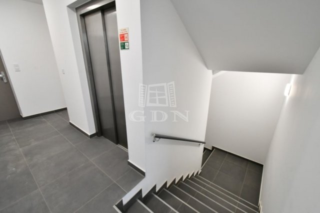 Kiadó téglalakás, albérlet, Székesfehérvárott 350 E Ft / hó