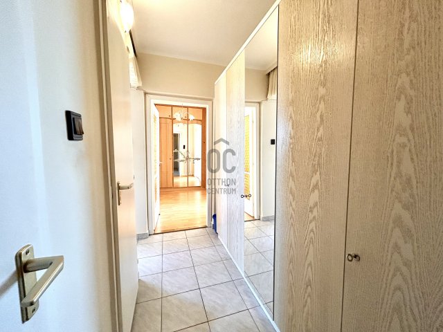 Eladó panellakás, Győrött 54.9 M Ft, 2 szobás