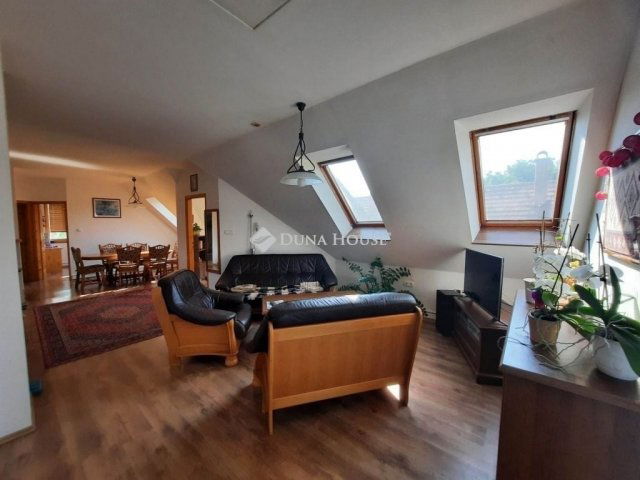 Eladó családi ház, Törökbálinton 147.9 M Ft, 8 szobás