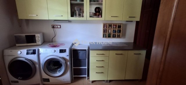 Eladó családi ház, Kisorosziban 272 M Ft, 5 szobás