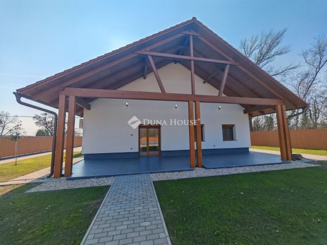 Eladó sorház, Szolnokon 94.9 M Ft, 3 szobás