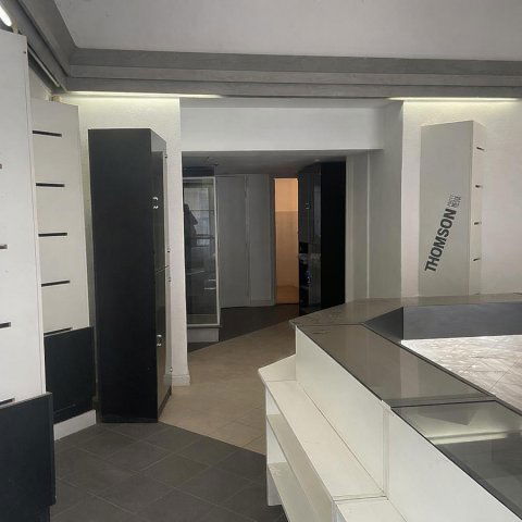 Kiadó üzlethelyiség, VIII. kerületben, Népszínház utcában