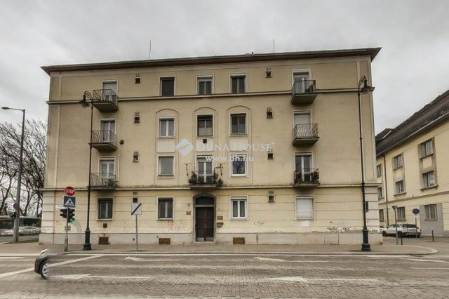 Eladó téglalakás, Kecskeméten 52.8 M Ft, 2 szobás