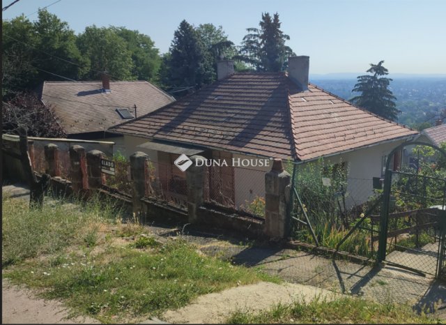 Eladó családi ház, Budapesten, III. kerületben 132.9 M Ft
