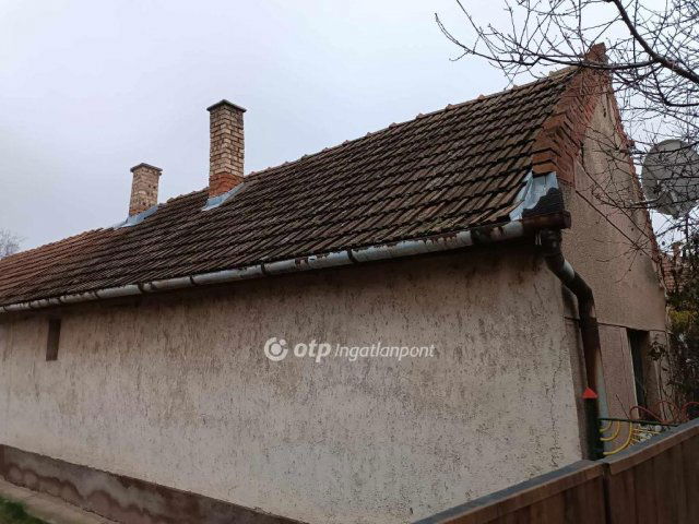 Eladó családi ház, Hajdúböszörményen 20 M Ft, 2+1 szobás