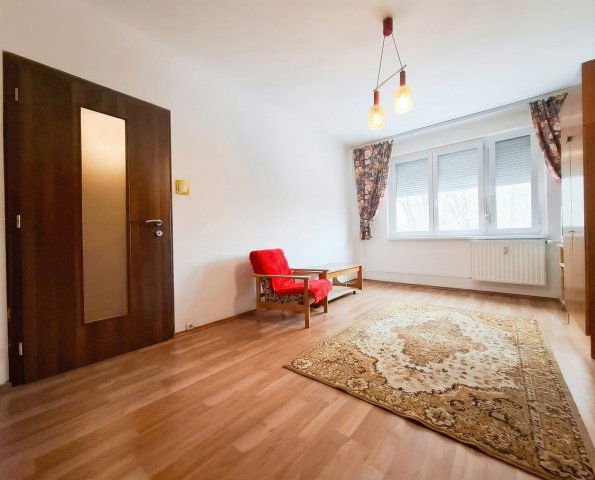 Eladó panellakás, Dunaújvárosban 32.5 M Ft, 1+1 szobás