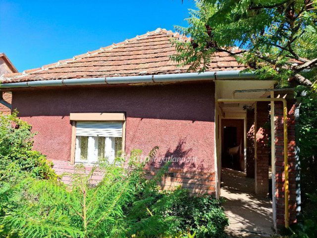 Eladó családi ház, Gyulán 24.9 M Ft, 3+1 szobás