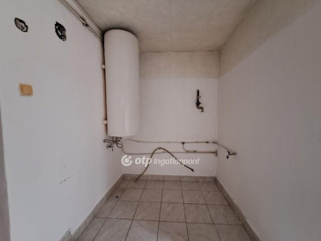 Eladó családi ház, Kisújszálláson 18 M Ft, 2+2 szobás