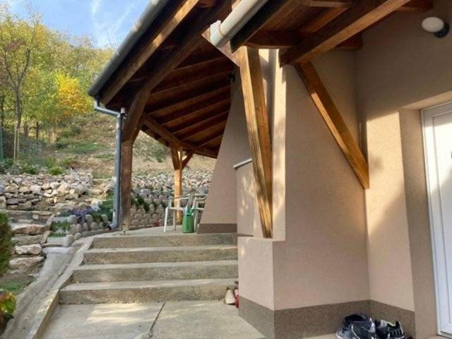 Eladó családi ház, Pécsett 104.9 M Ft, 4 szobás