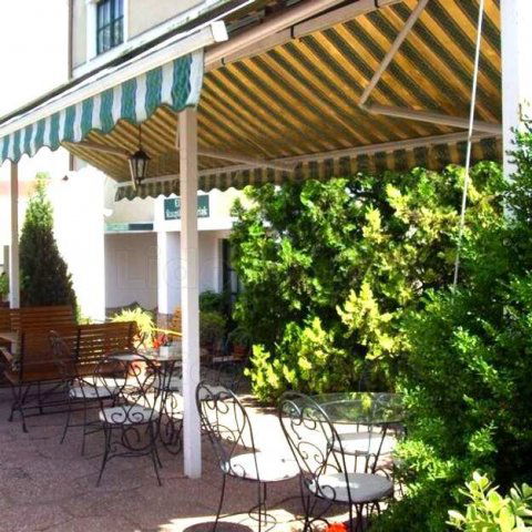 Eladó hotel, Siófokon 1050 M Ft, 44 szobás / költözzbe.hu