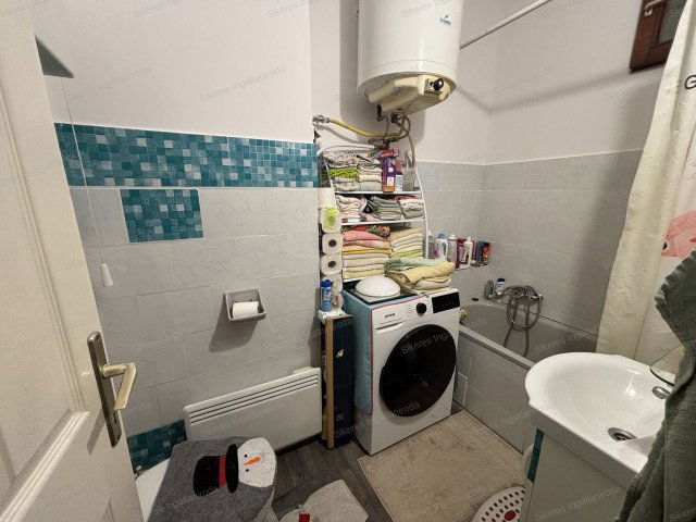 Eladó családi ház, Komáromban 34.75 M Ft, 2 szobás