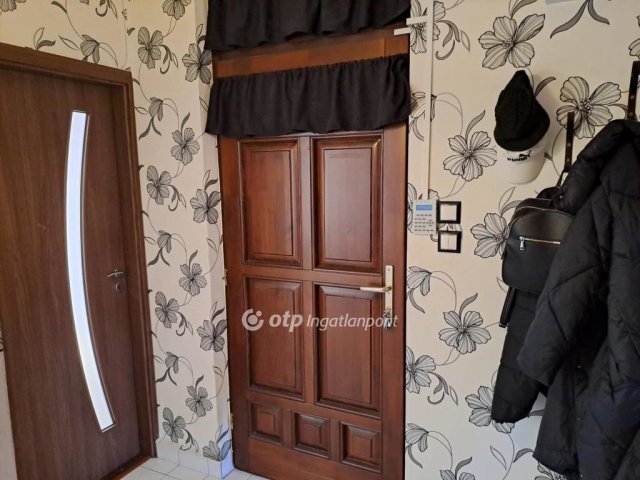 Eladó téglalakás, Gyöngyösön 42.1 M Ft, 2 szobás