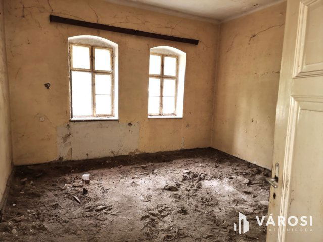 Eladó családi ház, Békéscsabán 25 M Ft, 4 szobás