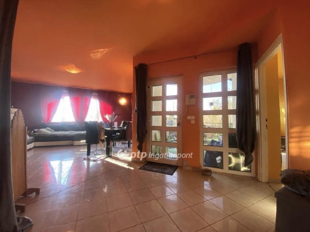 Eladó családi ház, Fonyódon 129 M Ft, 7+5 szobás