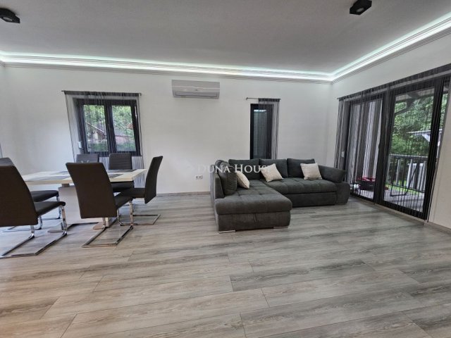 Eladó családi ház, Pócsmegyeren 94.9 M Ft, 3 szobás