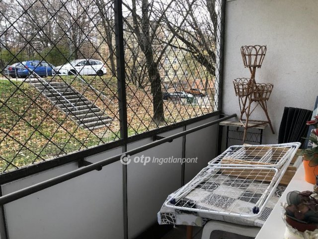 Eladó téglalakás, Ajkán 41.99 M Ft, 2 szobás