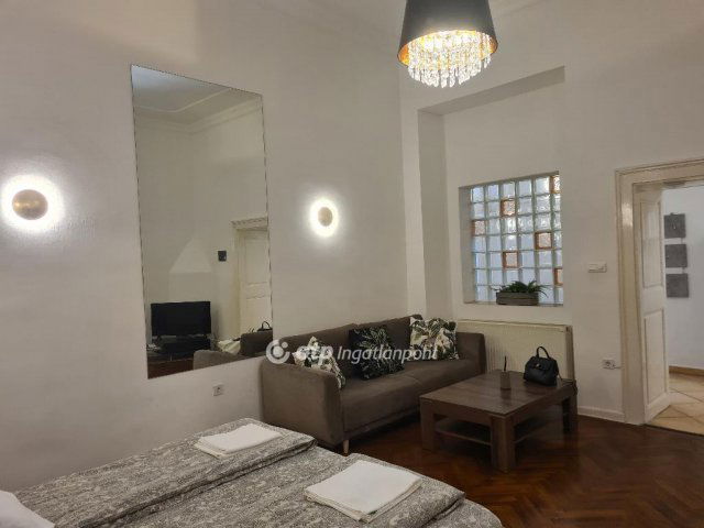 Eladó téglalakás, Budapesten, V. kerületben 109 M Ft, 2 szobás