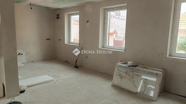 Eladó családi ház, Gyöngyösön 59.9 M Ft, 4 szobás