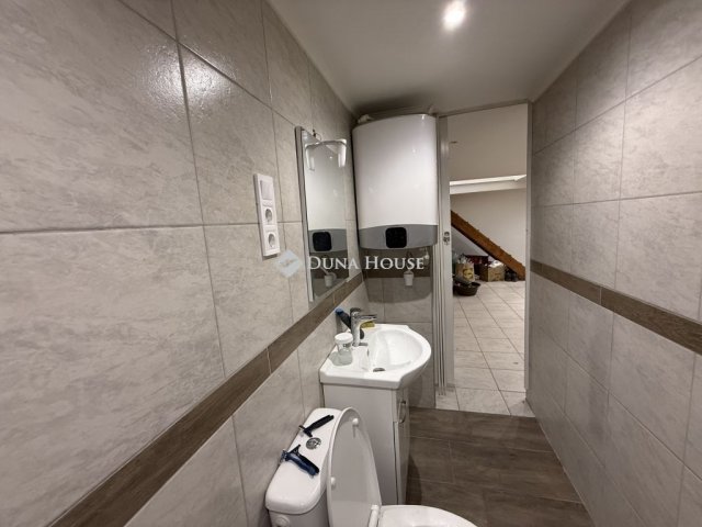 Eladó téglalakás, Budapesten, XX. kerületben 72 M Ft, 5 szobás