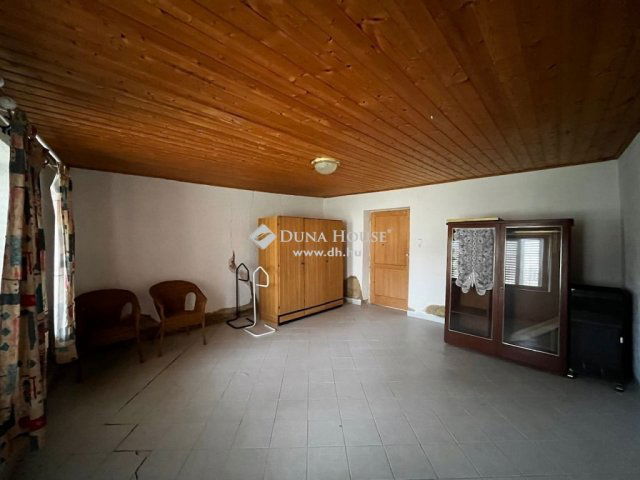 Eladó családi ház, Mecseknádasdon 17 M Ft, 2 szobás