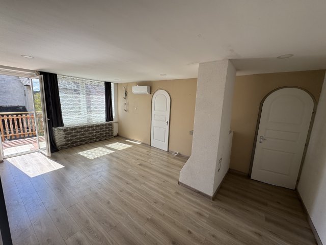 Eladó téglalakás, Veszprémben 65 M Ft, 2+2 szobás