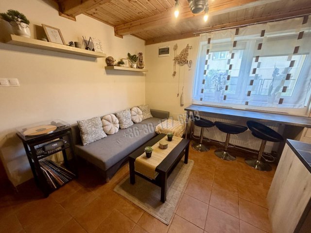 Eladó családi ház, Környén 35.99 M Ft, 2 szobás