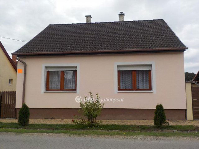 Eladó családi ház, Kaposváron 90 M Ft, 2+1 szobás