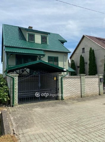 Eladó családi ház, Ajakon 55 M Ft, 4 szobás