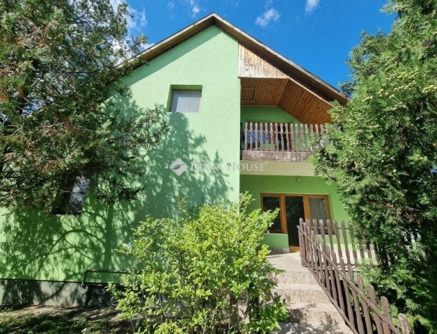 Eladó családi ház, Szigetszentmiklóson 98.9 M Ft, 5 szobás