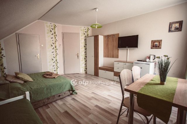 Eladó családi ház, Egerben 139 M Ft, 7 szobás