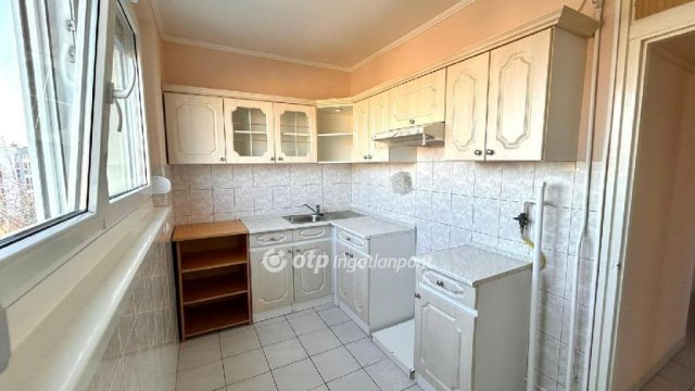 Eladó panellakás, Győrött 52.9 M Ft, 2 szobás