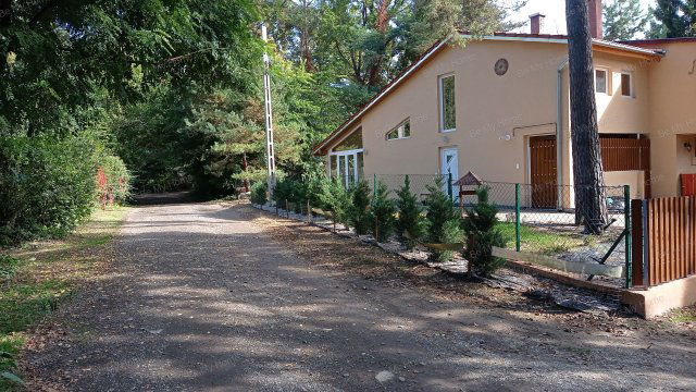 Eladó családi ház, Szigetmonostorban 89 M Ft, 3 szobás