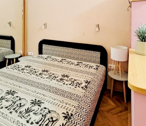 Kiadó téglalakás, albérlet, Pécsett, Perczel Miklós utcában